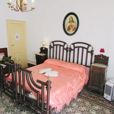 Guest house Center *