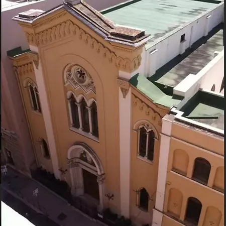 Konukevi Center Bari